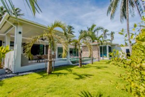 Jardin tropical de la Villa MAIA chez Blue Cyan Cottage (location vacances), située a Maenam sur l’île de Koh Samui en Thaïlande du sud.