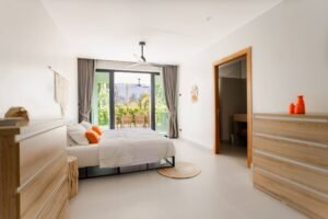 Une des chambre de la villa MAIA chez Blue Cyan Cottage (location vacances), située a Maenam sur l’île de Koh Samui en Thaïlande du sud.
