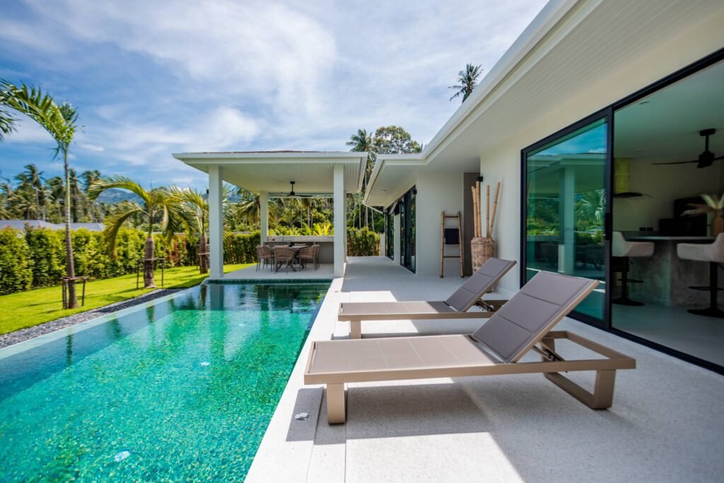 villa-maia-maenam-samui (35) Piscine de la Villa MAIA chez Blue Cyan Cottage (location vacances), située a Maenam sur l’île de Koh Samui en Thaïlande du sud.